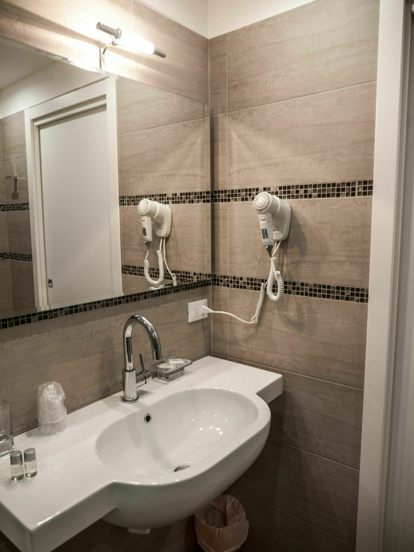 Bed Milano Linate Hotel Eksteriør billede